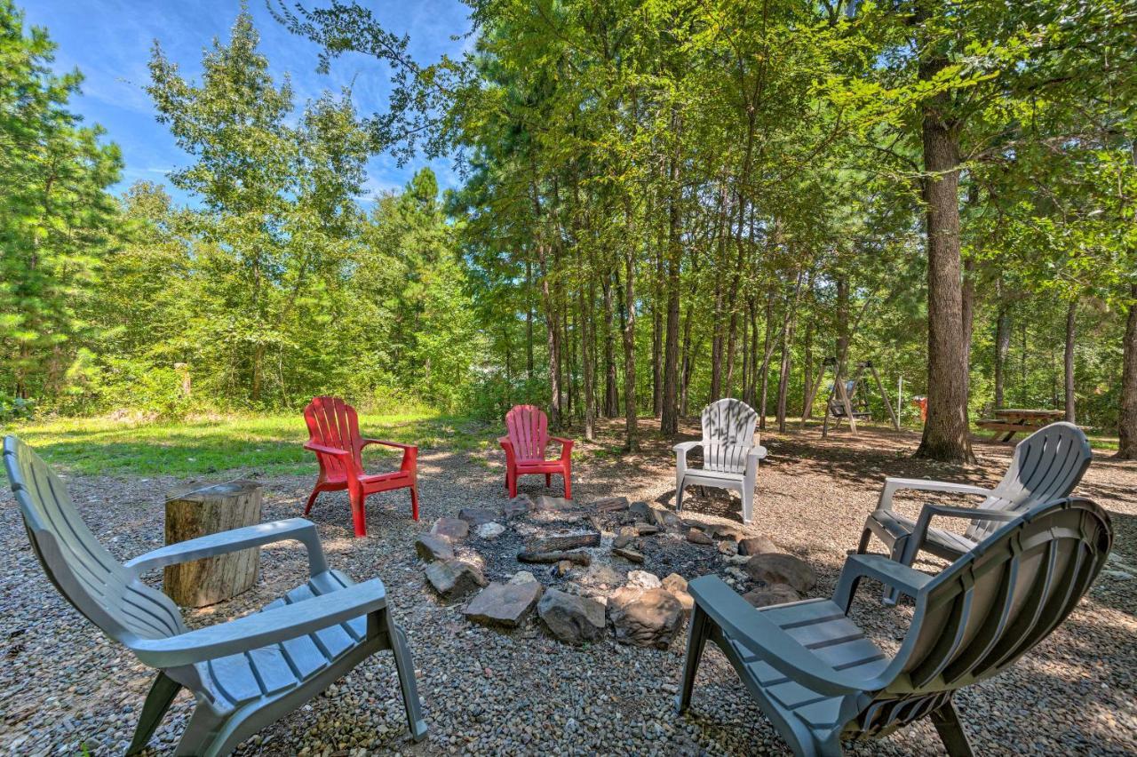 Cabin With Hot Tub And Games, 4 Mi To Beavers Bend! Broken Bow Exteriör bild
