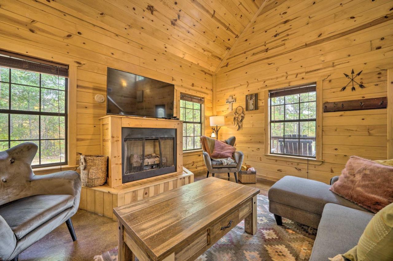 Cabin With Hot Tub And Games, 4 Mi To Beavers Bend! Broken Bow Exteriör bild
