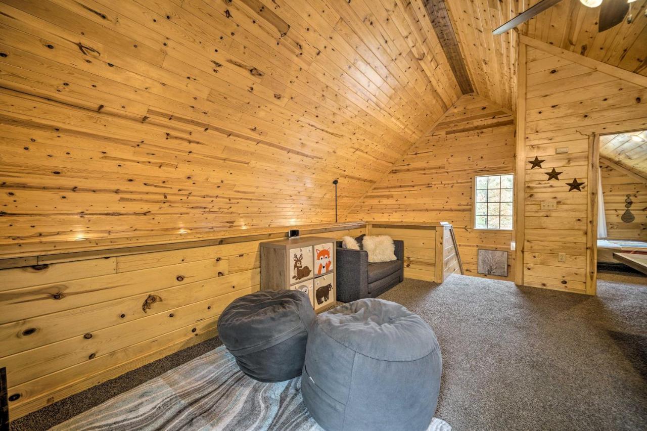 Cabin With Hot Tub And Games, 4 Mi To Beavers Bend! Broken Bow Exteriör bild