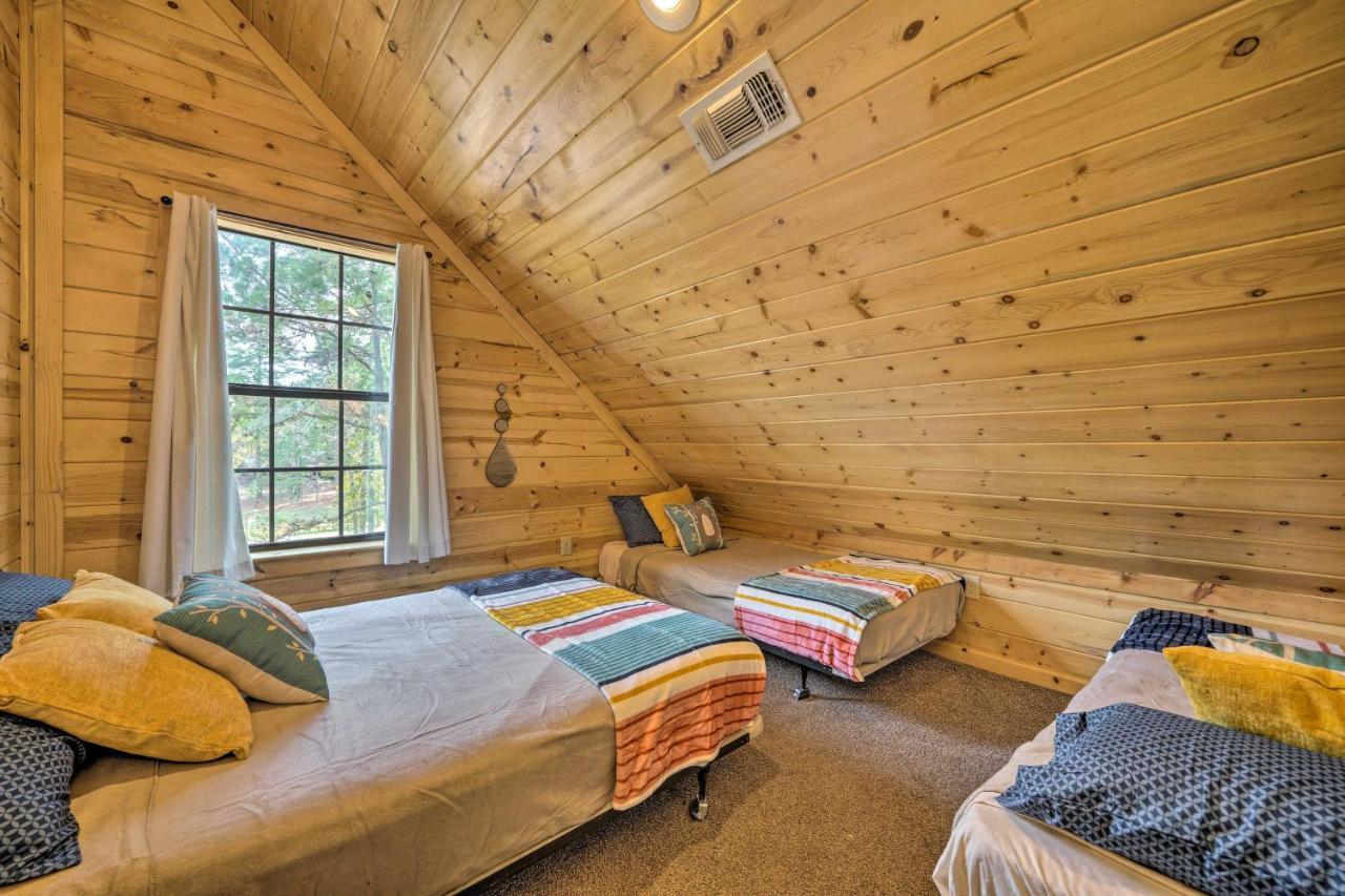 Cabin With Hot Tub And Games, 4 Mi To Beavers Bend! Broken Bow Exteriör bild