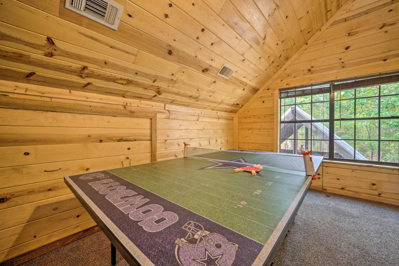 Cabin With Hot Tub And Games, 4 Mi To Beavers Bend! Broken Bow Exteriör bild